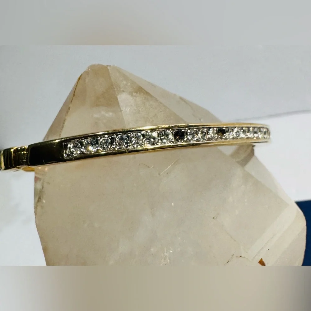 Vintage Swarovski Clear Crystal Hinged Bangle Bracelet *missing stones* - Picture 9 of 15